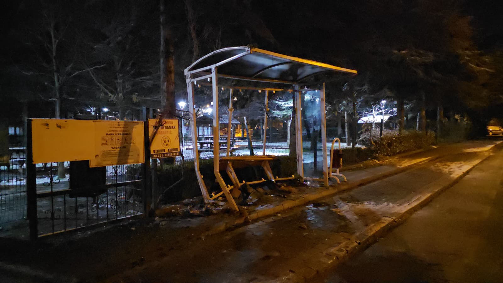 Cip durağa daldı, bir kişi yaralandı