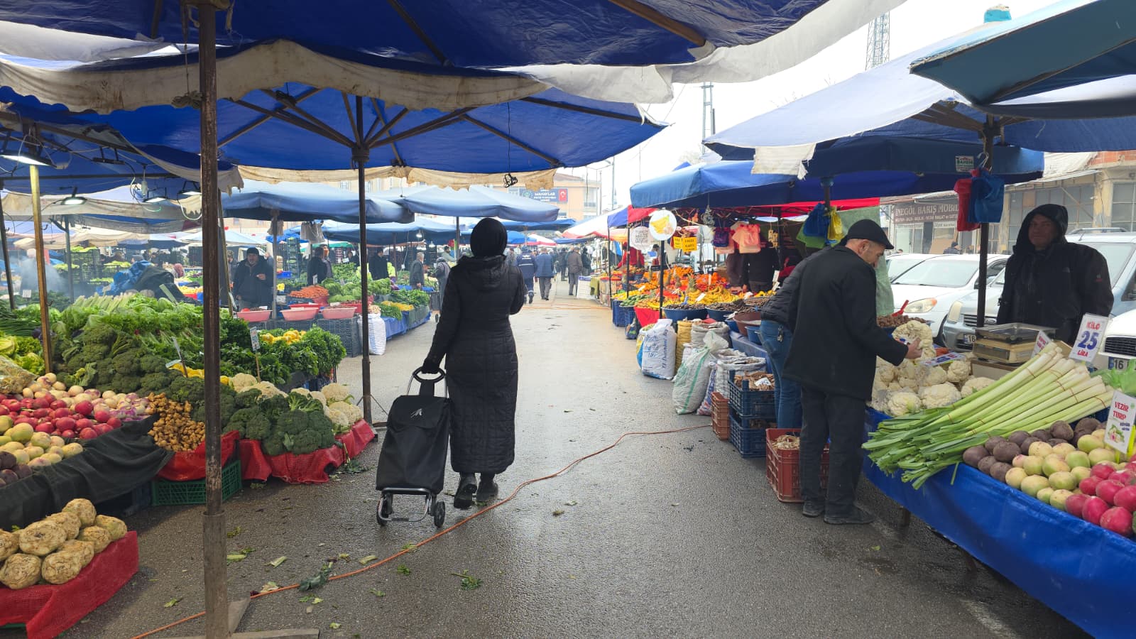 Soğuk hava Pazartesi Pazarı’nı vurdu