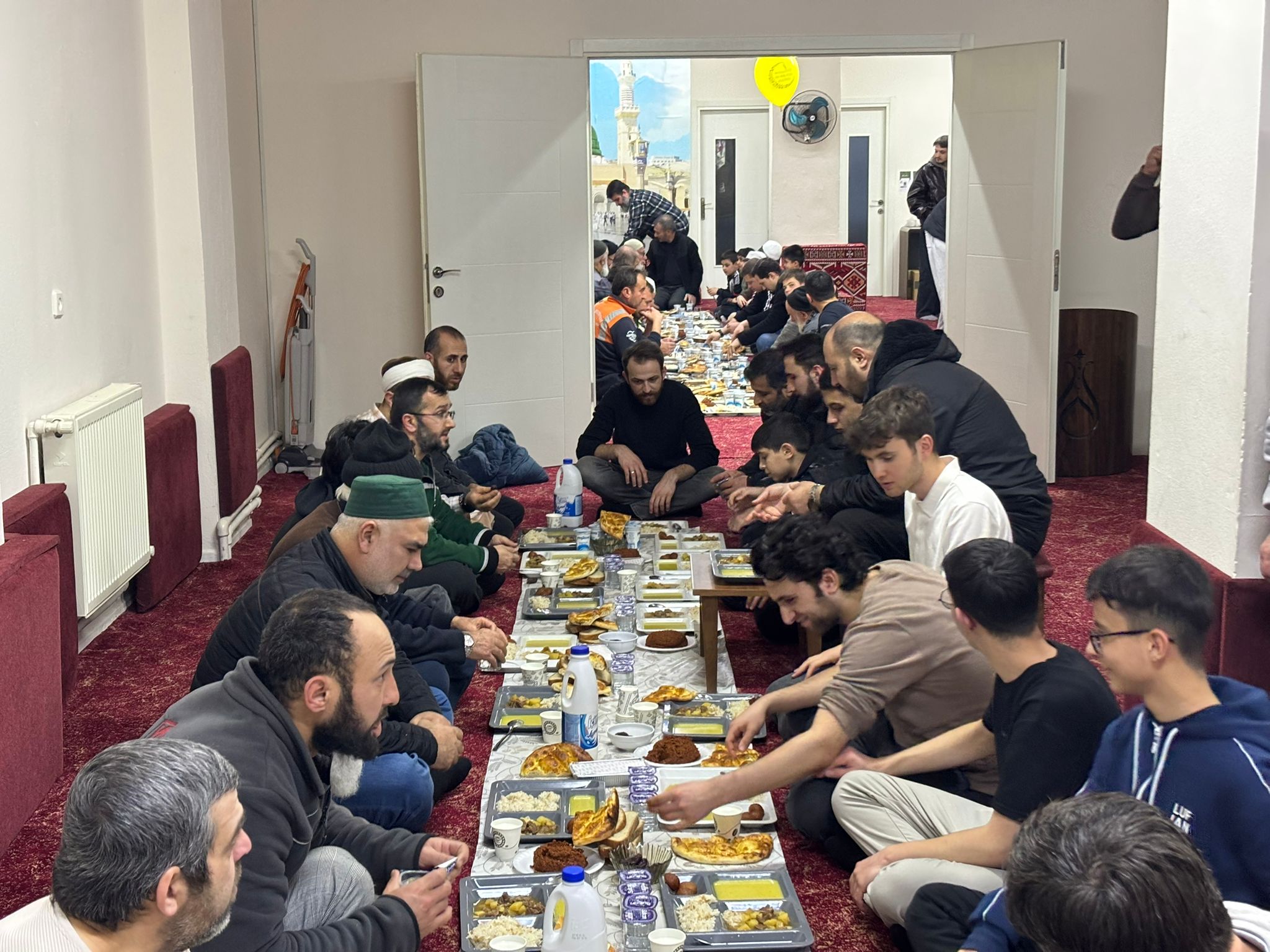 Kasım Efendi Derneği’nde  ‘gönül iftarları’ başladı
