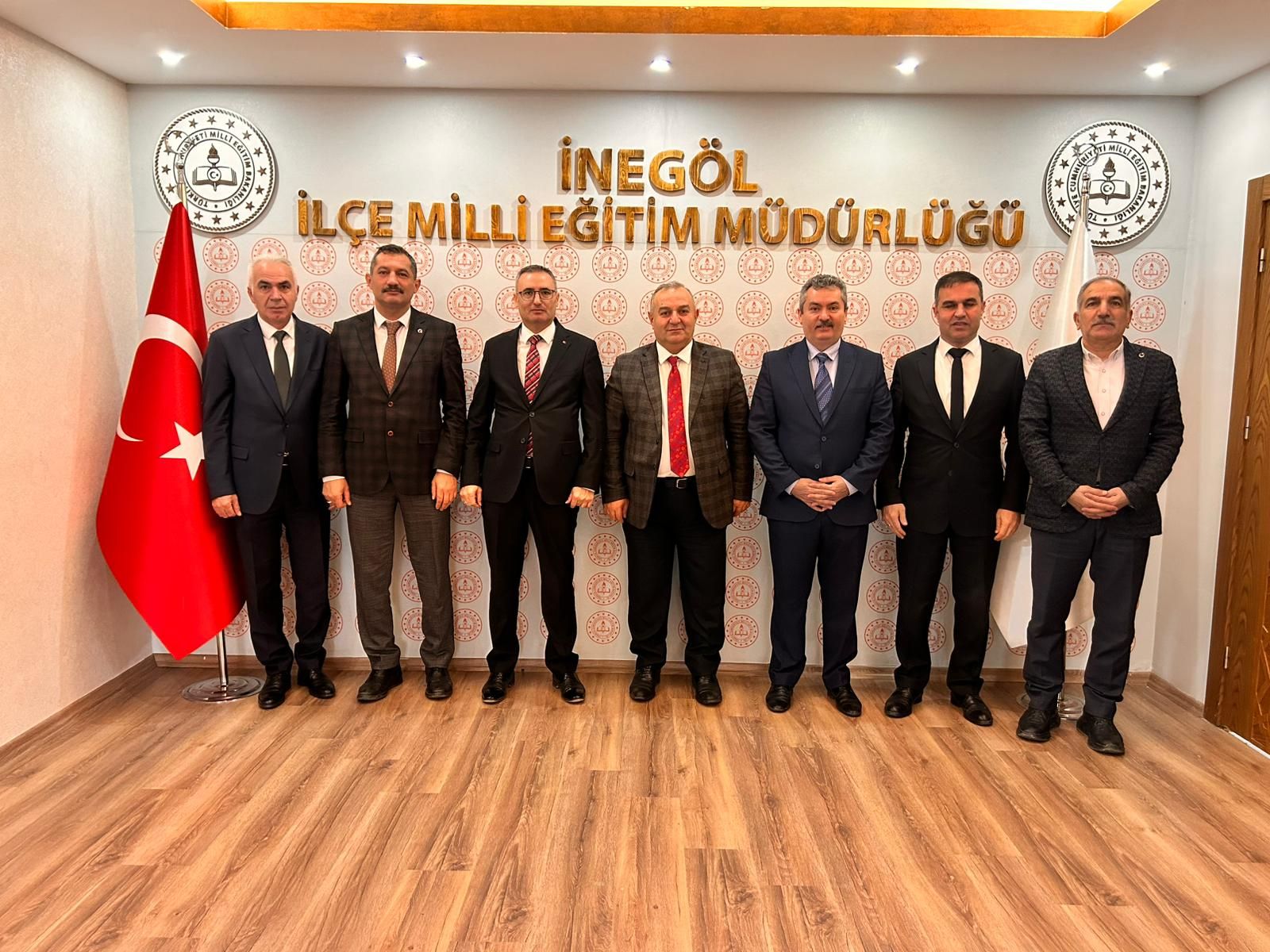 Bakanlık Müfettişlerinden İnegöl İlçe Milli Eğitim Müdürlüğü’ne ziyaret