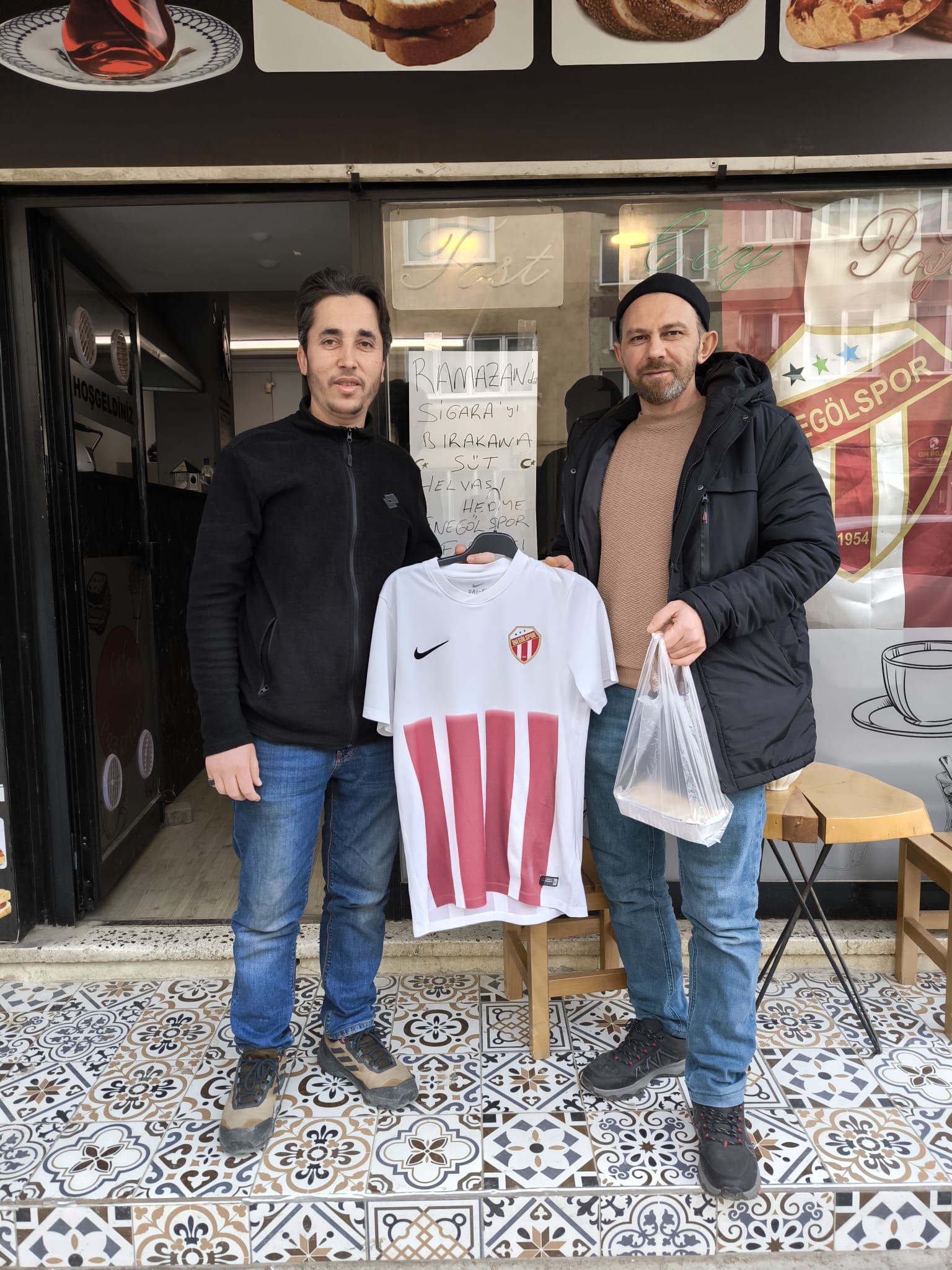 Sigarayı bırakana süt helvası ve  İnegölspor forması hediye