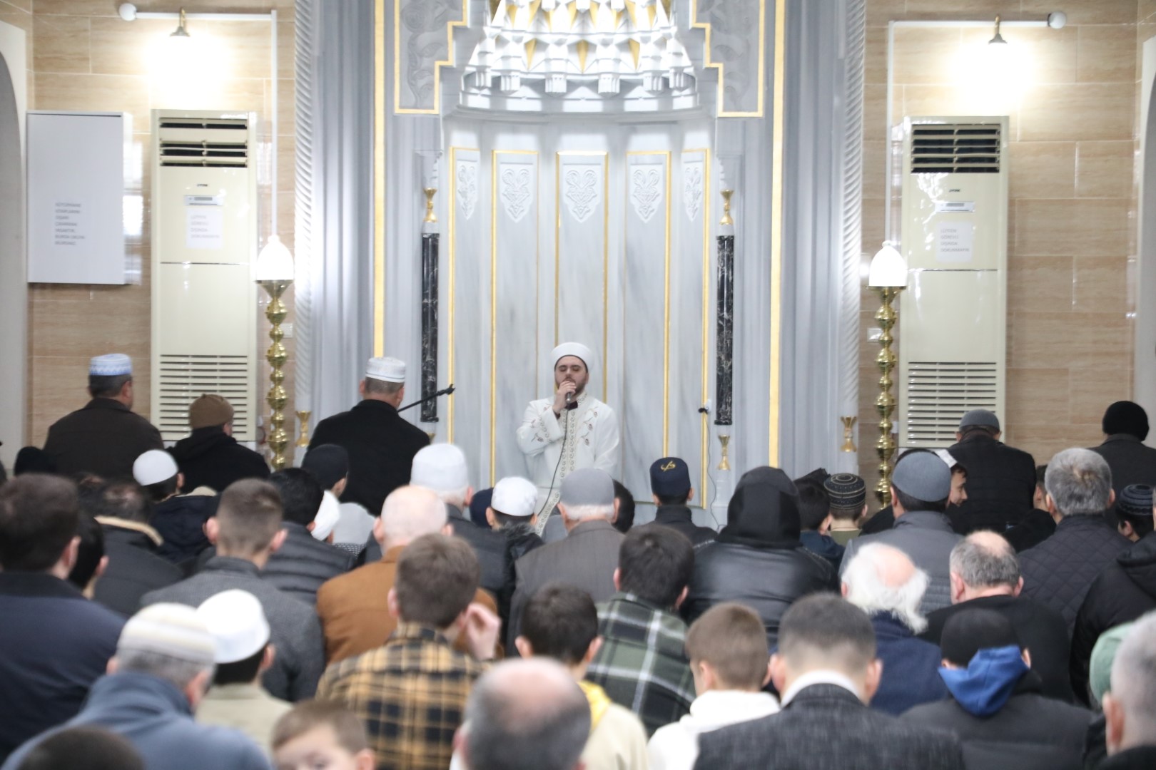 Hafız Alpcan Çelik, Somuncu Baba Camii’nde İnegöllülerle buluştu