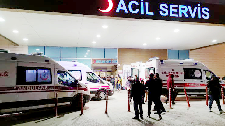 İşçiler hastaneye kaldırıldı