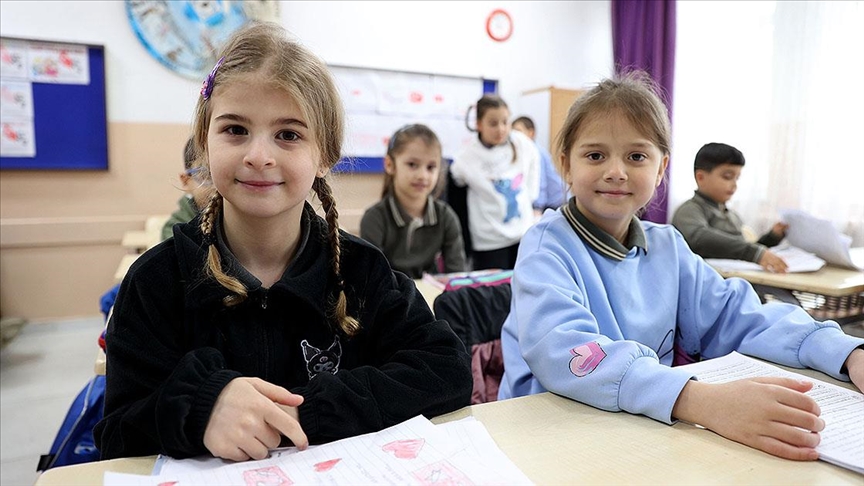 İnegöl’de 70 bine yakın öğrenci için ders zili çaldı