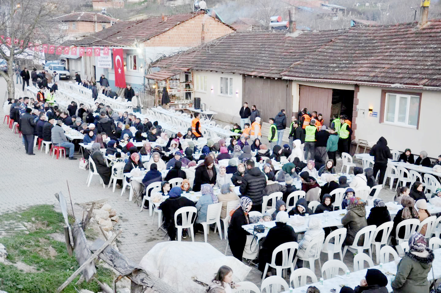 İftar sofrası Olukman’da kuruldu